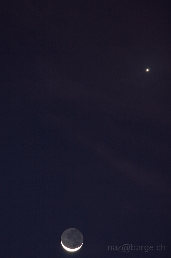 D40_2009_02_27_1616.JPG - la lune surmontee de venus