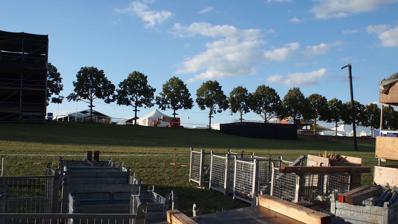 P7140517.JPG - OLYMPUS DIGITAL CAMERA         